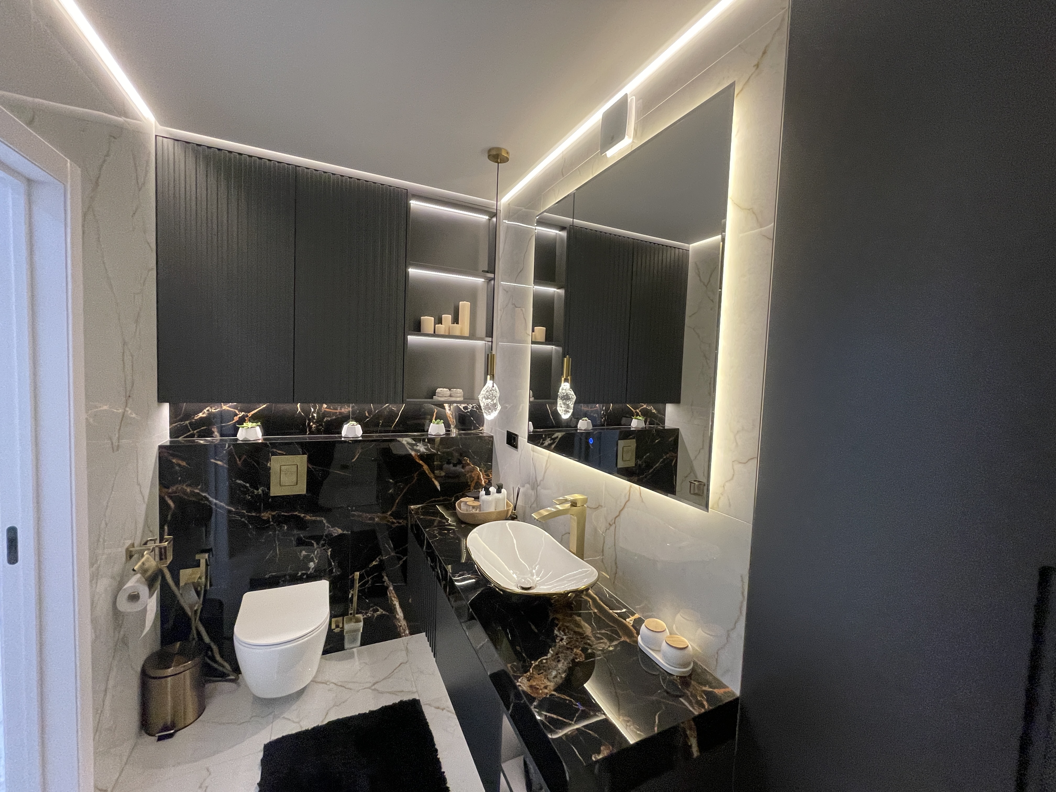 Residential interior project - main bathroom