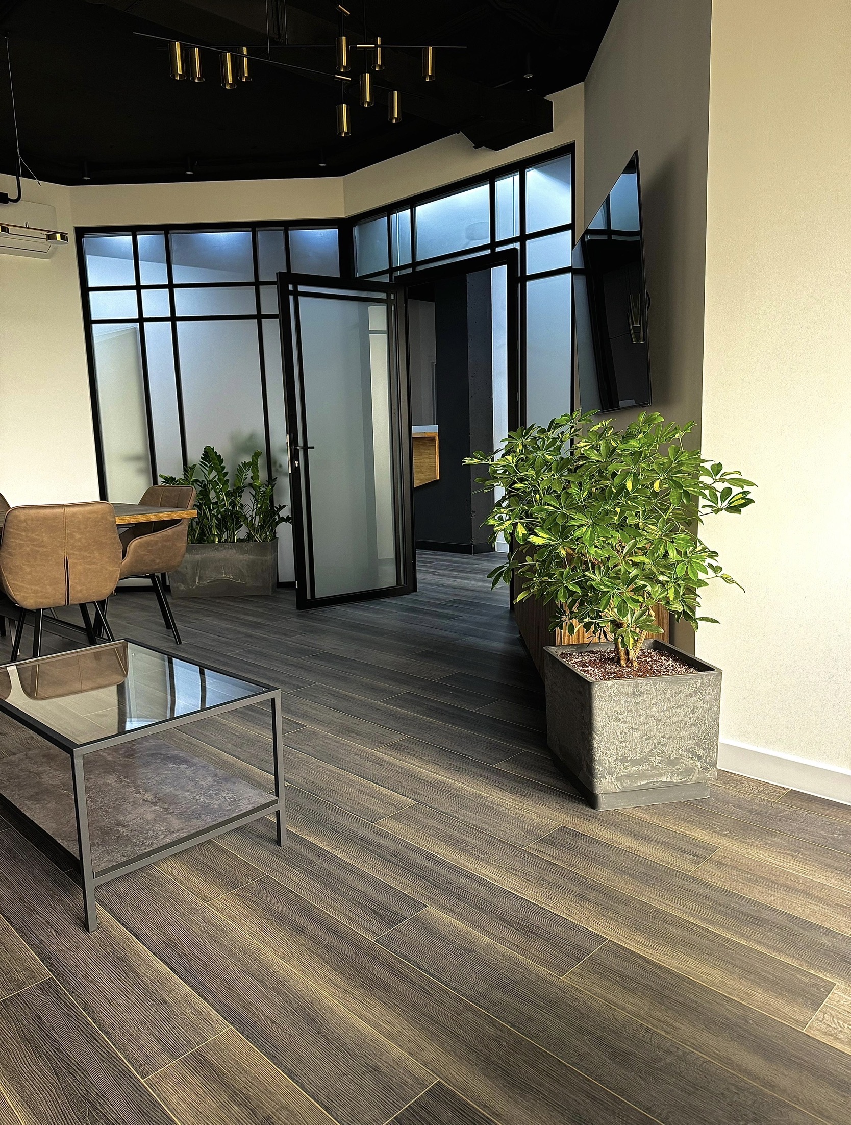 Modern commercial office architecture by Ohanyan Ashot